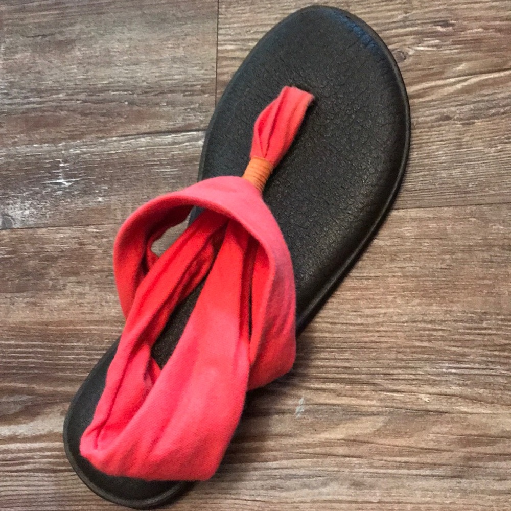 Sanuk yoga sling sandals- size 9